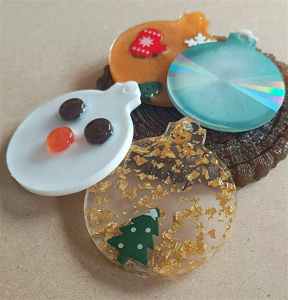 Taller Exclusivo de Resina: Adornos de Navidad Personalizados