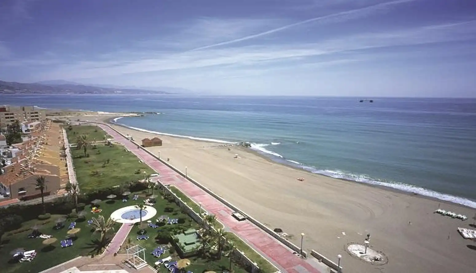 sewage-spill-sparks-swimming-ban-at-malaga-beach-just-days-after-it